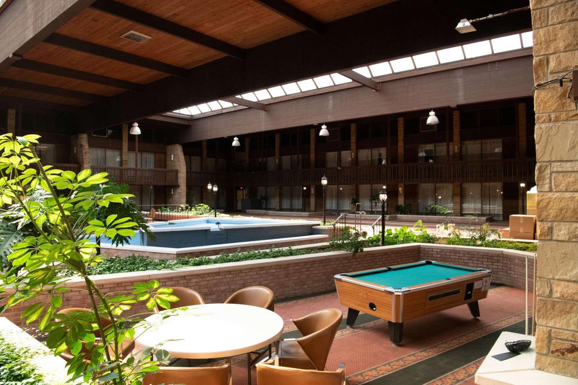 Quality Inn & Conference Center Somerset Εξωτερικό φωτογραφία